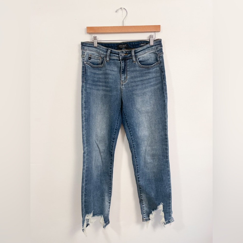 Judy Blue Slim Fit tapered leg distressed jean size 29
